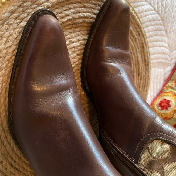 Coach logo boots- it’s GORGEOUS! - Picture 4 of 9